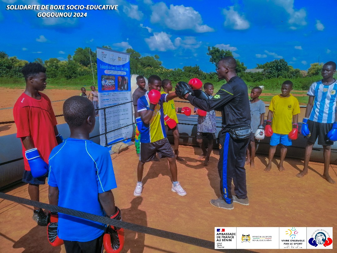 Activités interactives menées sur l'esplanade de la résidence des Maires à Nassabara